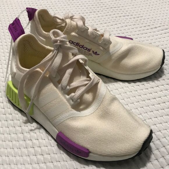 NWT- adidas - Men’s 4.5 - Picture 1 of 7